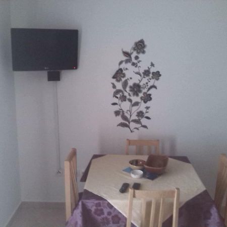 Apartmani Luna Novalja Ngoại thất bức ảnh