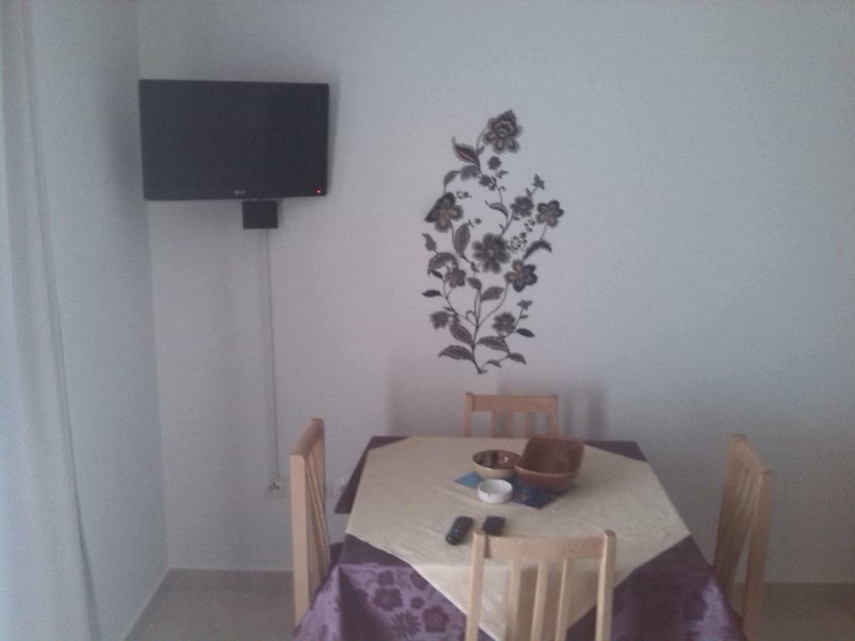 Apartmani Luna Novalja Ngoại thất bức ảnh