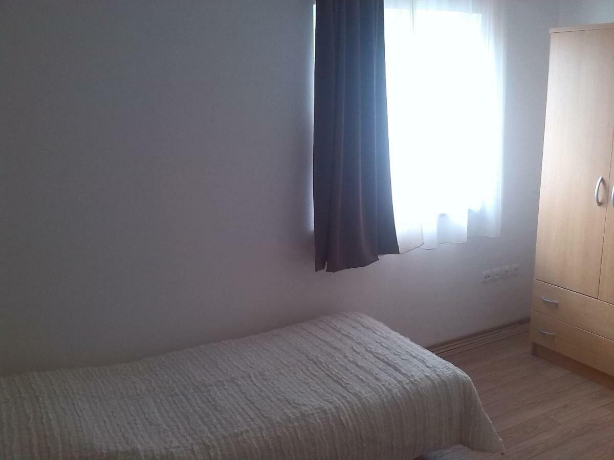 Apartmani Luna Novalja Ngoại thất bức ảnh