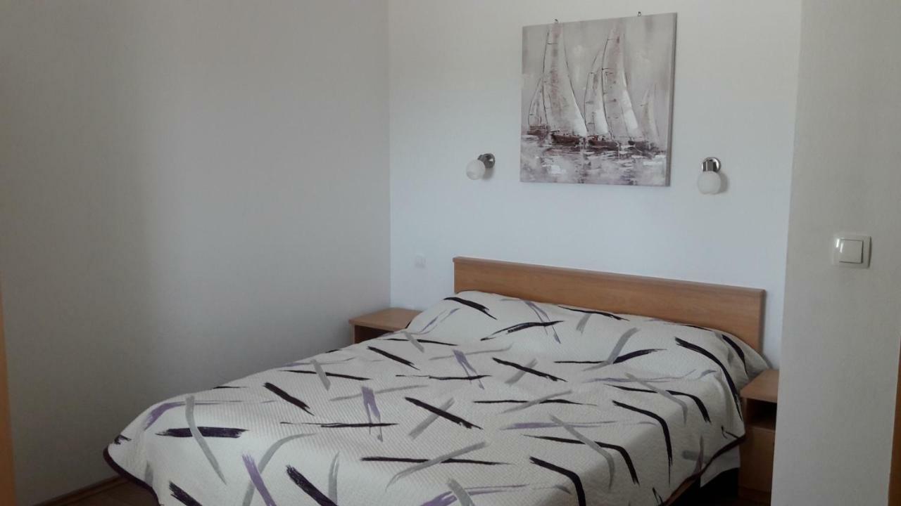 Apartmani Luna Novalja Ngoại thất bức ảnh